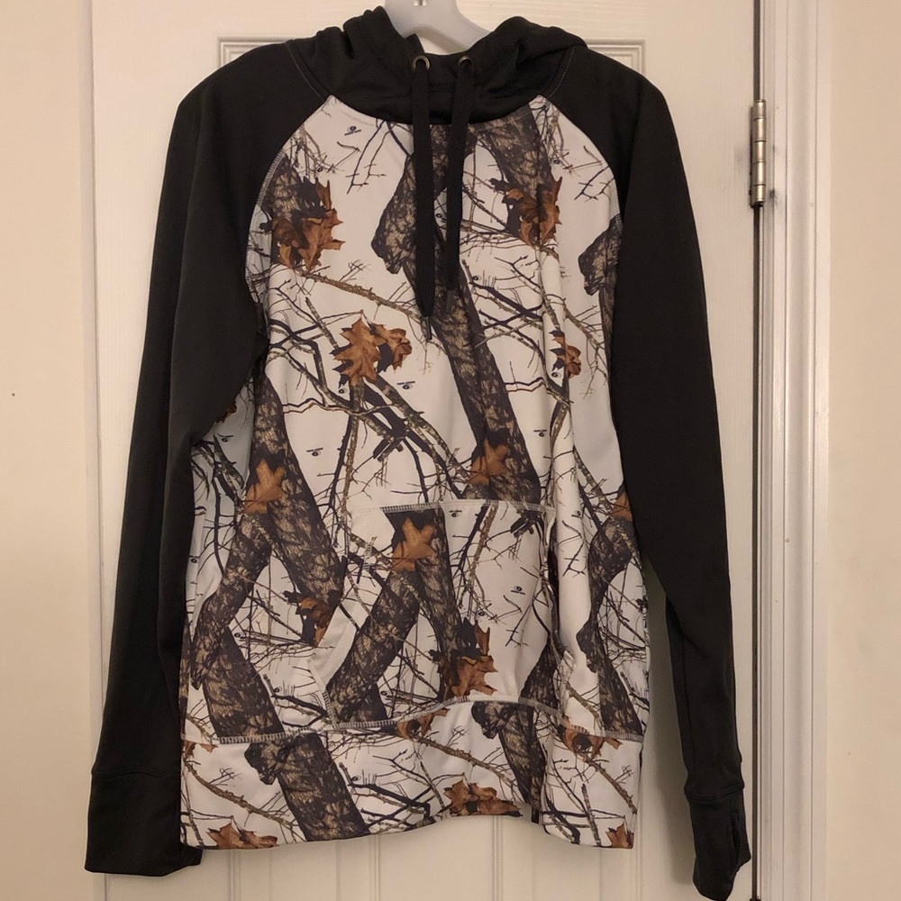 Women’s Camo Sweatshirt Size L